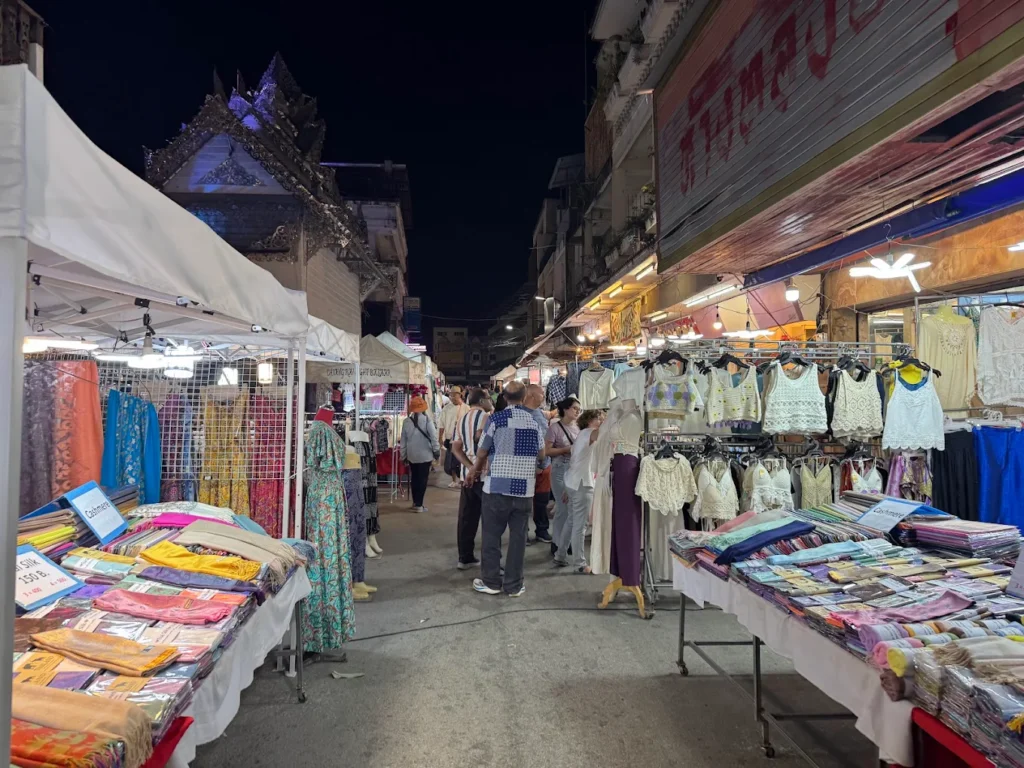 Chiang Rai One Day Itinerary (2026 Guide) night bazaar chiang rai